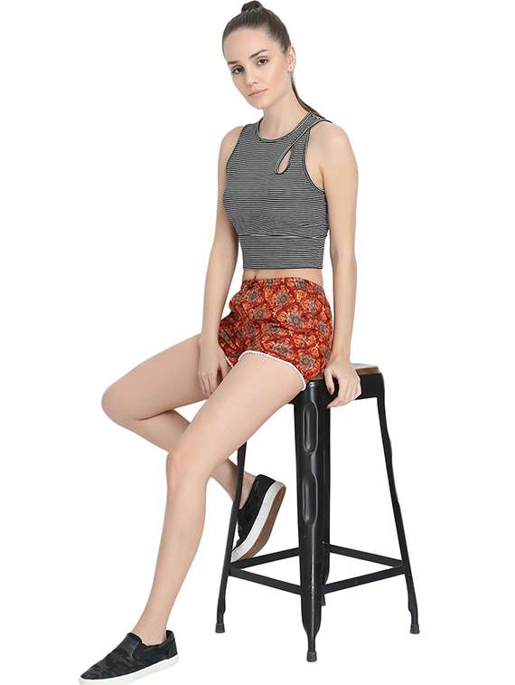 orange printed mid rise regular short - 19996559 - Standard Image - 3