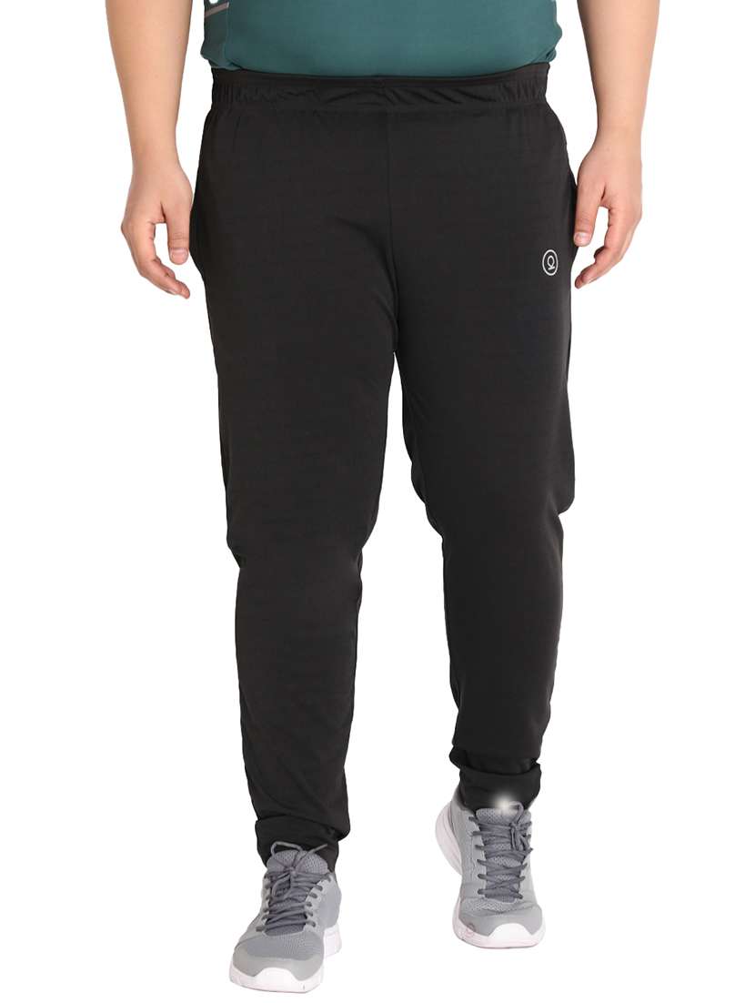 men's solid mid rise track pant