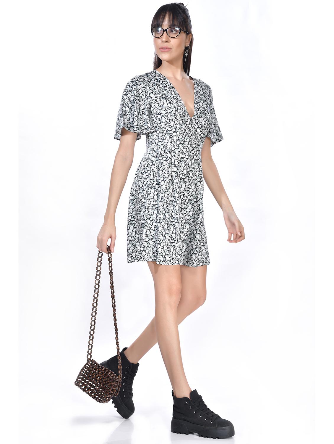 v-neck printed mini dress - 20017678 - Standard Image - 5