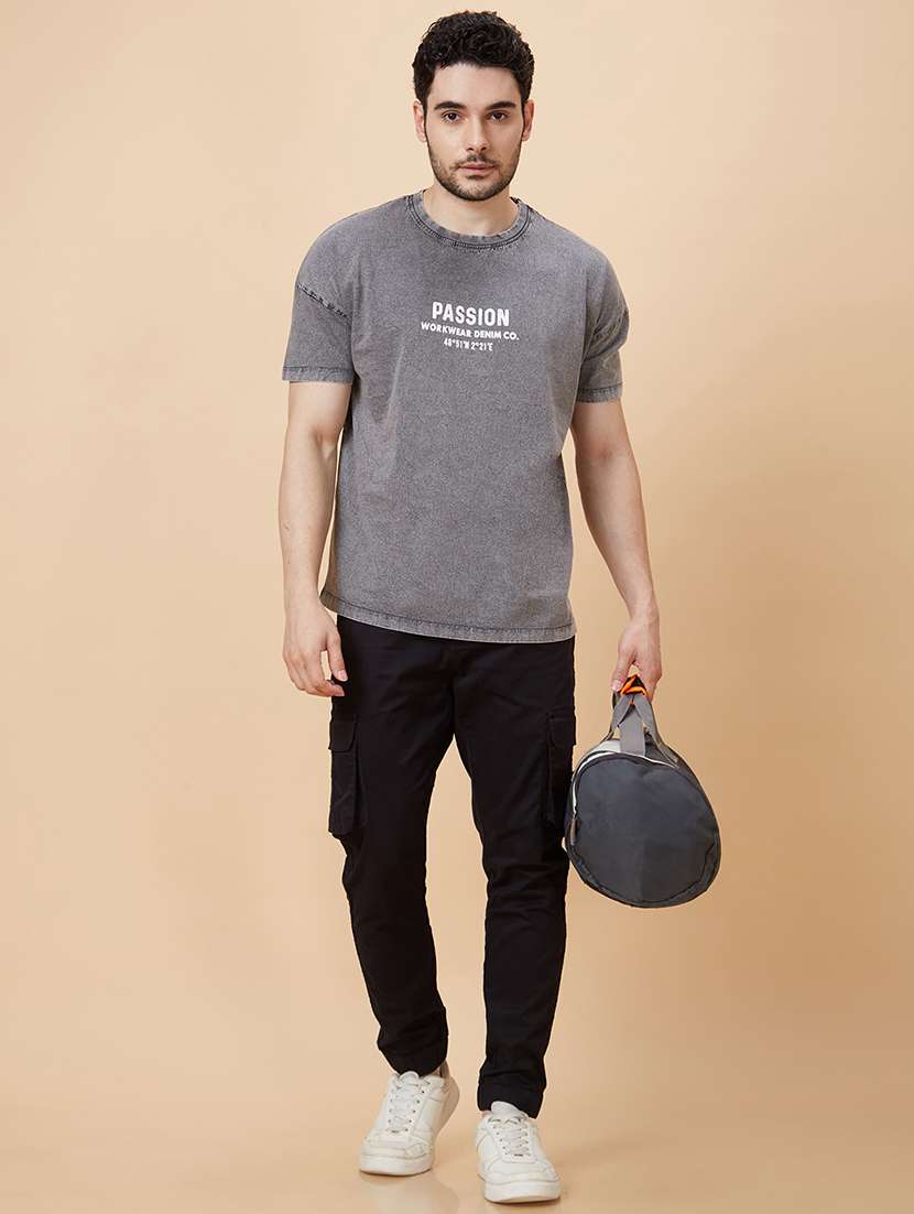 globus men black slim fit mid-rise pure cotton cargos - 20023035 -  Standard Image - 3