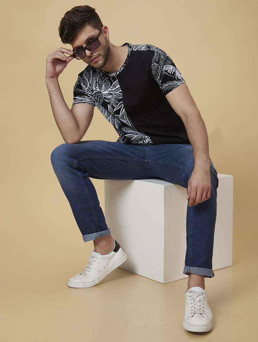 men round neck tropical printed t-shirt - 20023054 -  Standard Image - 3