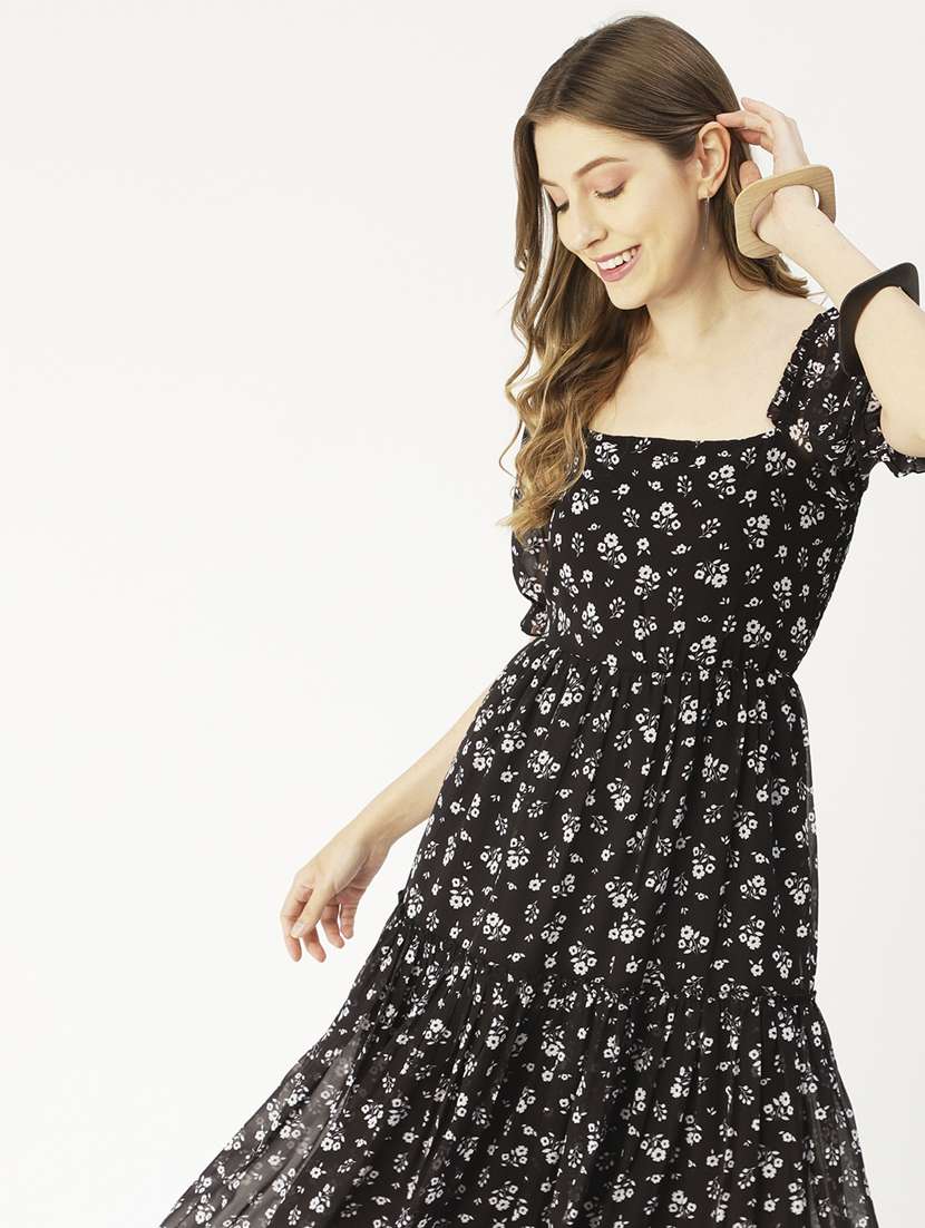 women's tiered dress floral dress - 20031225 -  Standard Image - 3