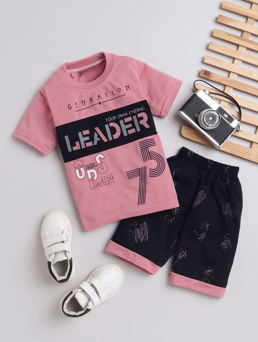 boys round neck printed shorts set
