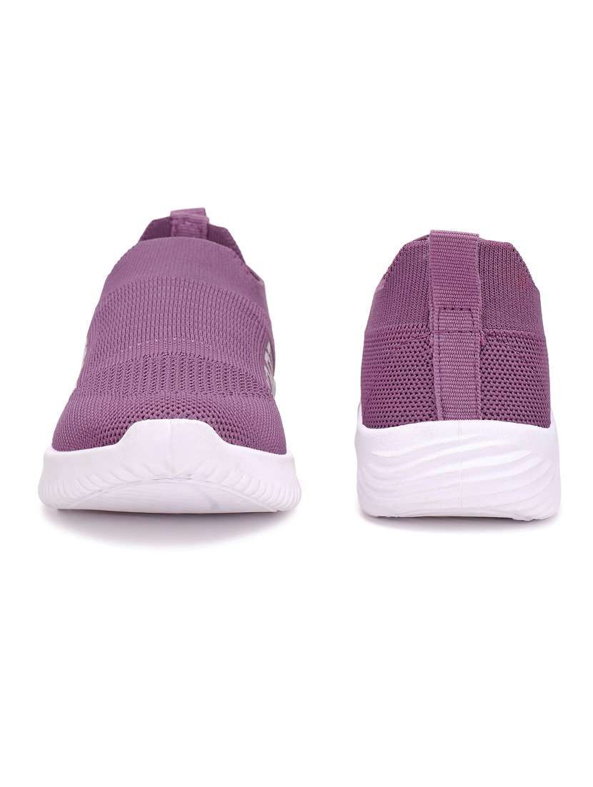 pink solid slip-on sports shoes - 20088077 - Standard Image - 3