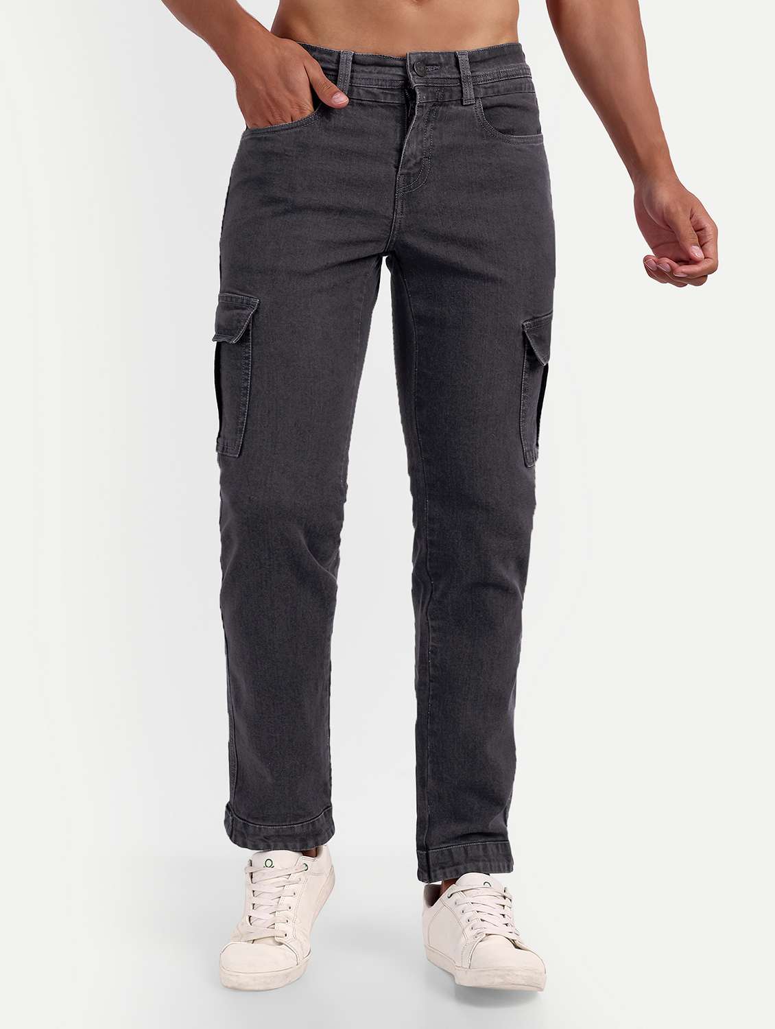 men solid mid rise regular fit cargo