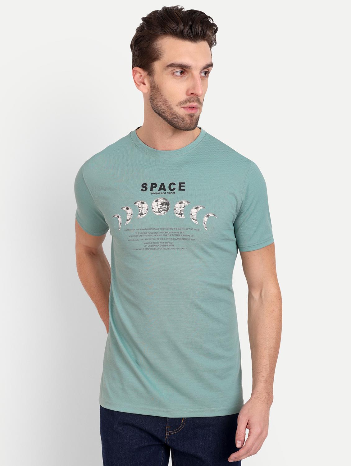 men round neck typographic printed t-shirt