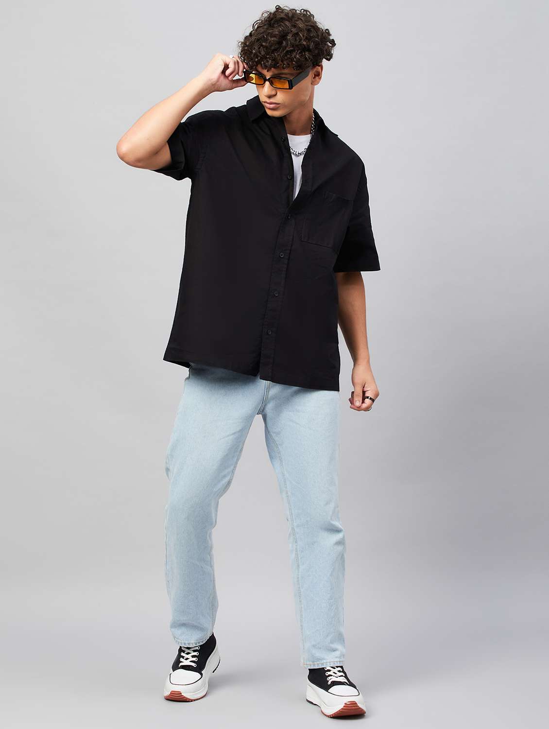 men black solids casual shirt - 20133171 -  Standard Image - 3