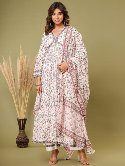 peach embroidered three quarter sleeve suit set - 20133259 -  Standard Image - 0
