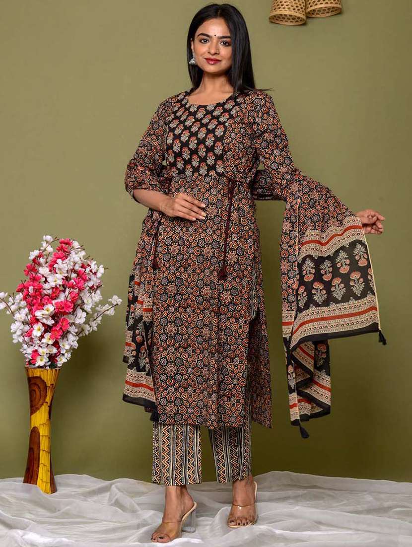 black printed three quarter sleeve suit set - 20133270 -  Standard Image - 3