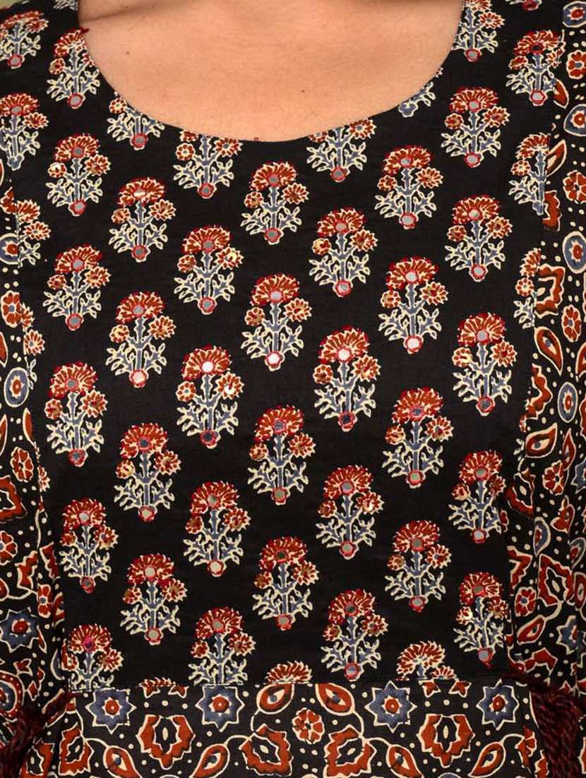 black printed three quarter sleeve suit set - 20133270 -  Standard Image - 5