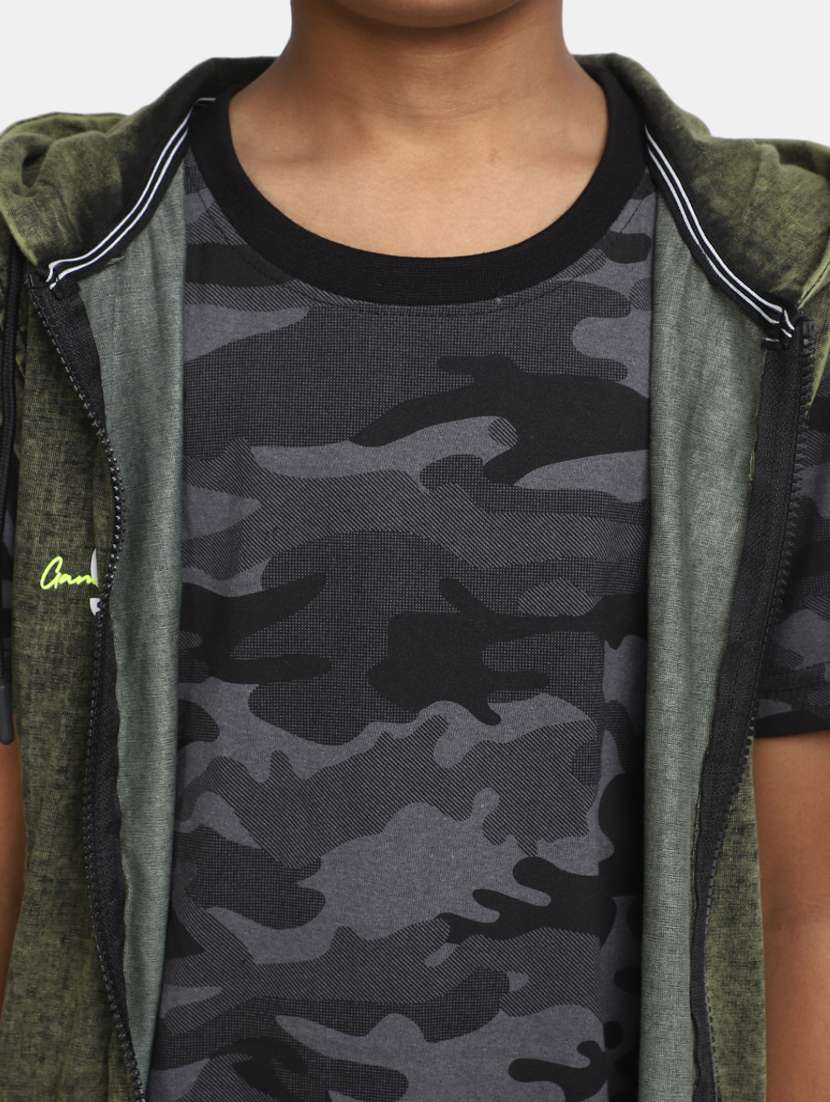 green round neck camouflage t-shirt with jacket - 20153361 -  Standard Image - 5