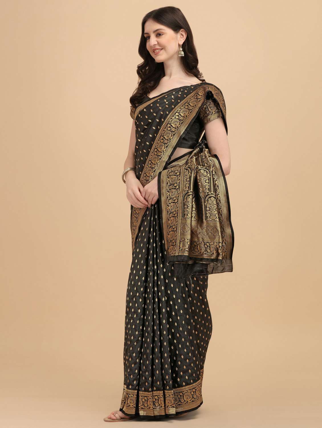 Women's Banarasi Saree With Blouse