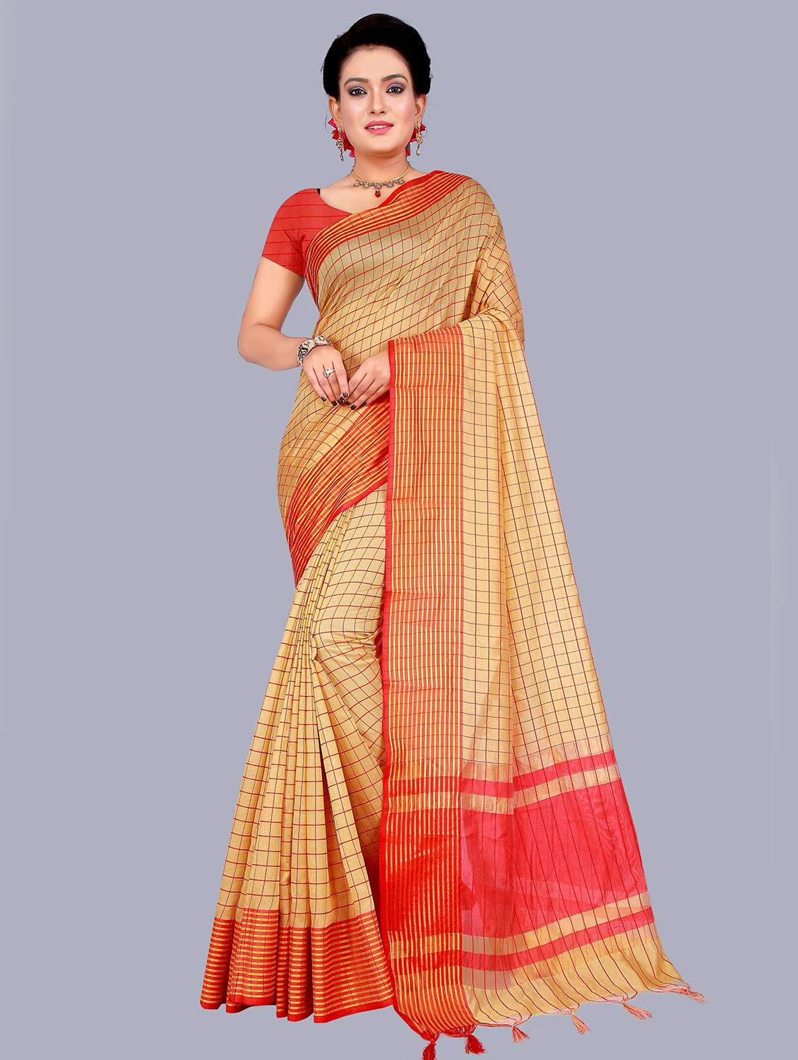 cream checkered woven saree with blouse - 20184295 - Zoom Image - 0