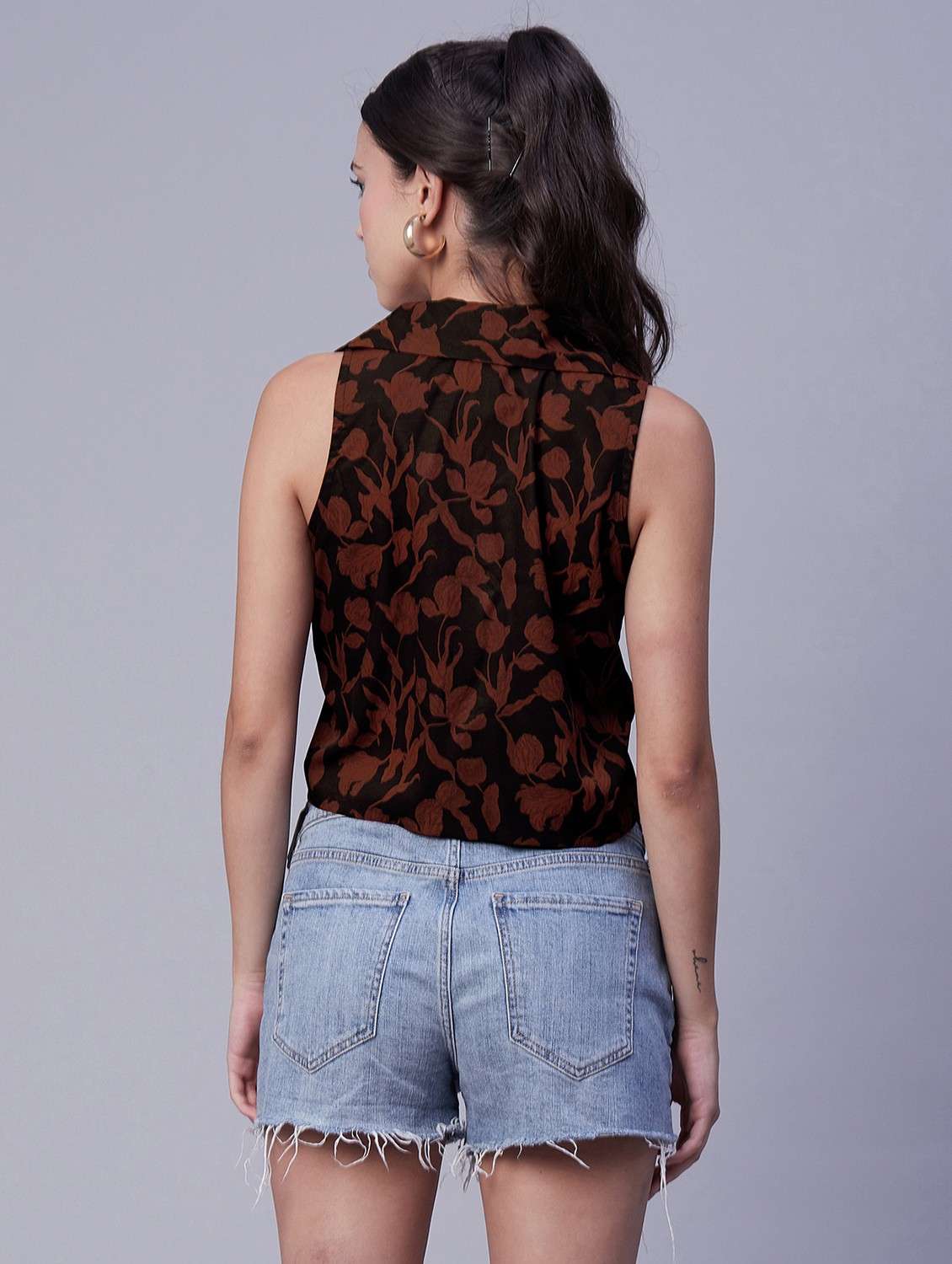 women's crop v neck top - 20189307 - Standard Image - 3
