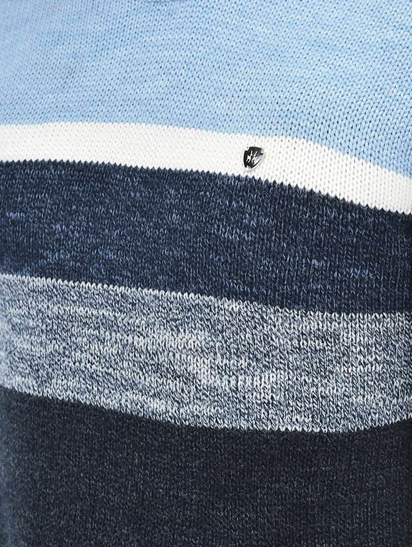 light blue stripes round neck pullovers - 20189643 - Standard Image - 5