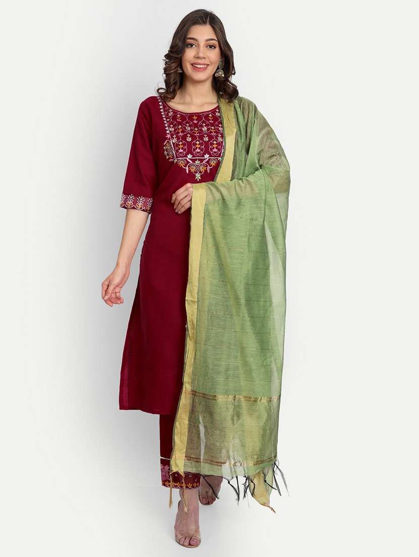 maroon round neck kurta pant set with dupatta - 20195367 -  Zoom Image - 0