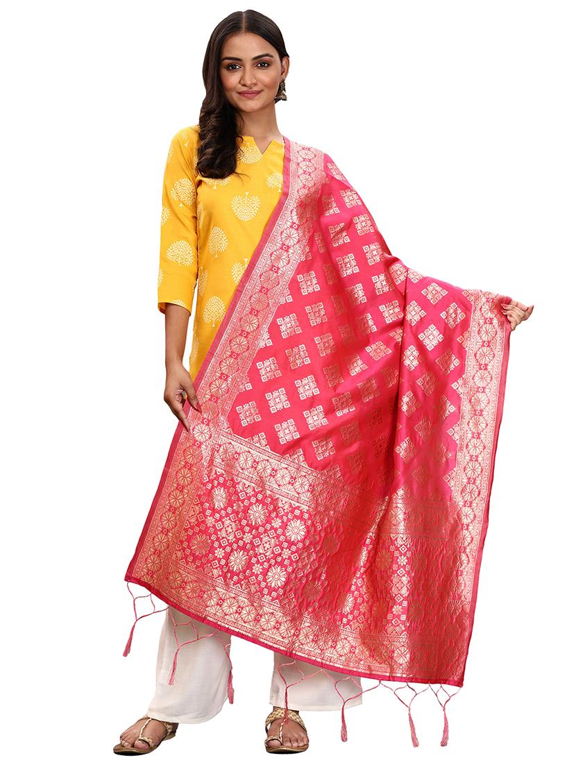 pink jaquard dupatta - 20211933 -  Zoom Image - 0