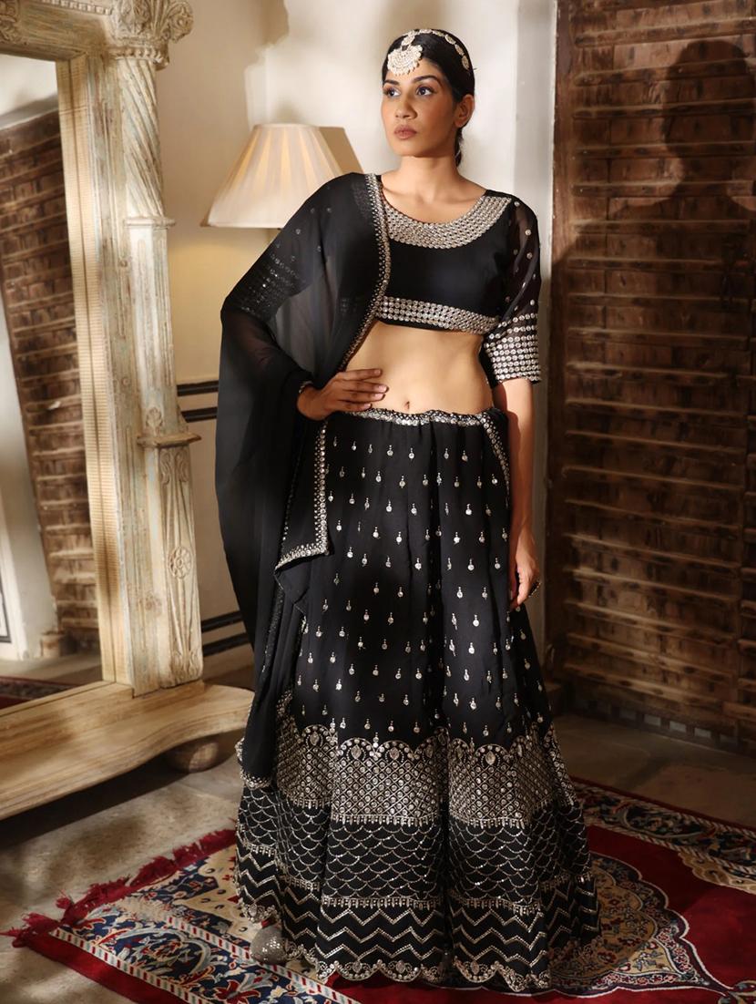 black colored flared lehenga - 20214761 - Zoom Image - 0