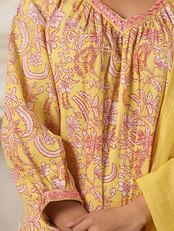 women three quarter sleeve dhoti kurta with dupatta set - 20223754 -  Standard Image - 3