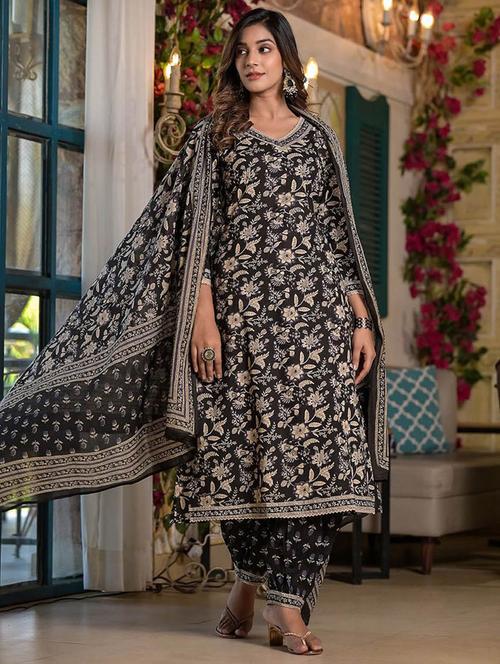 black colored kurta salwar set - 20225792 - Standard Image - 0