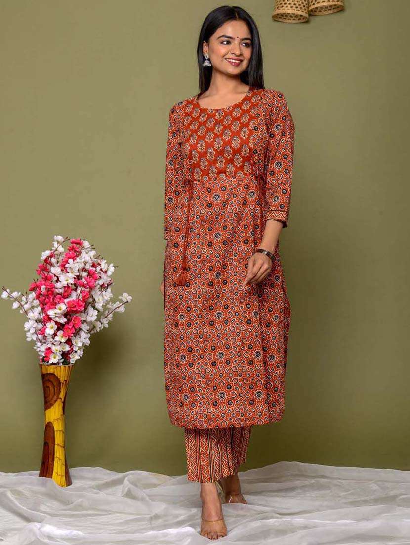 red colored kurta dupatta set - 20225872 -  Standard Image - 5
