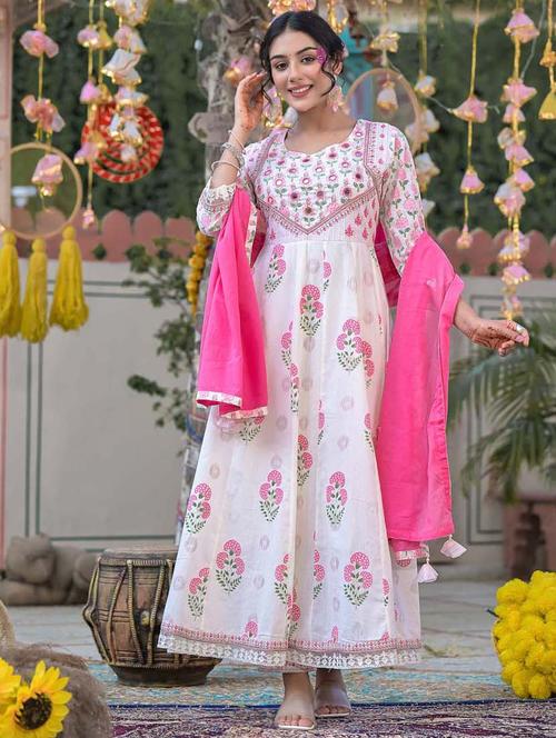 off white colored kurta dupatta set - 20225878 - Standard Image - 0