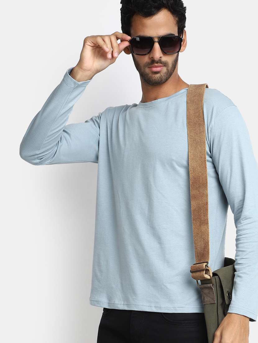 blue solid round neck t-shirt - 20228633 - Standard Image - 3