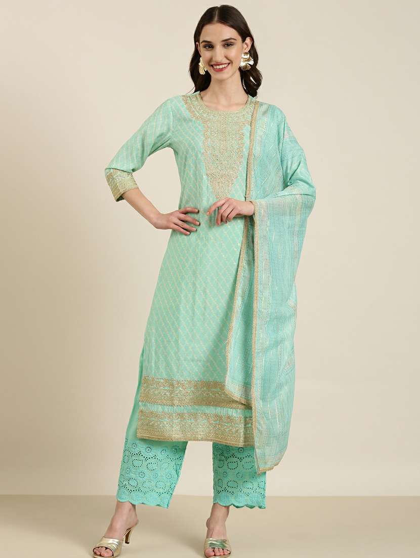 women bandhani kurta pant set with dupatta