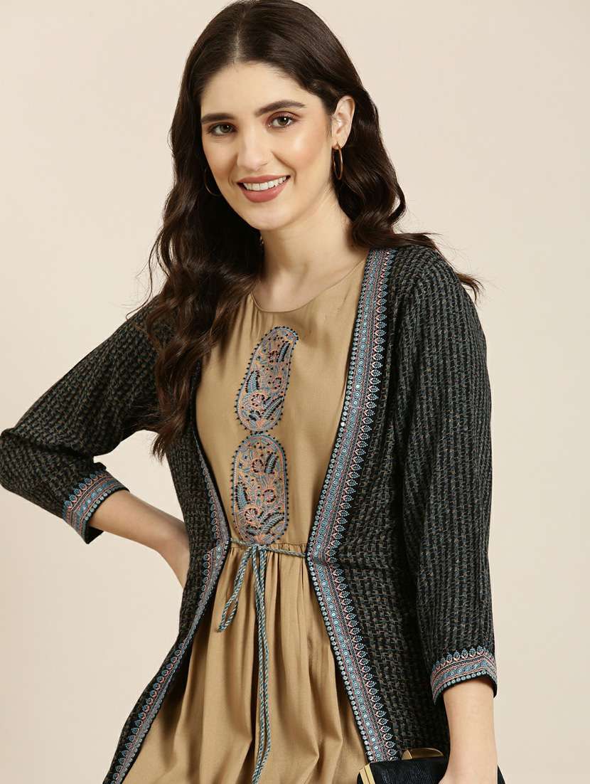 women embroidered kurta with jacket - 20252352 - Standard Image - 5