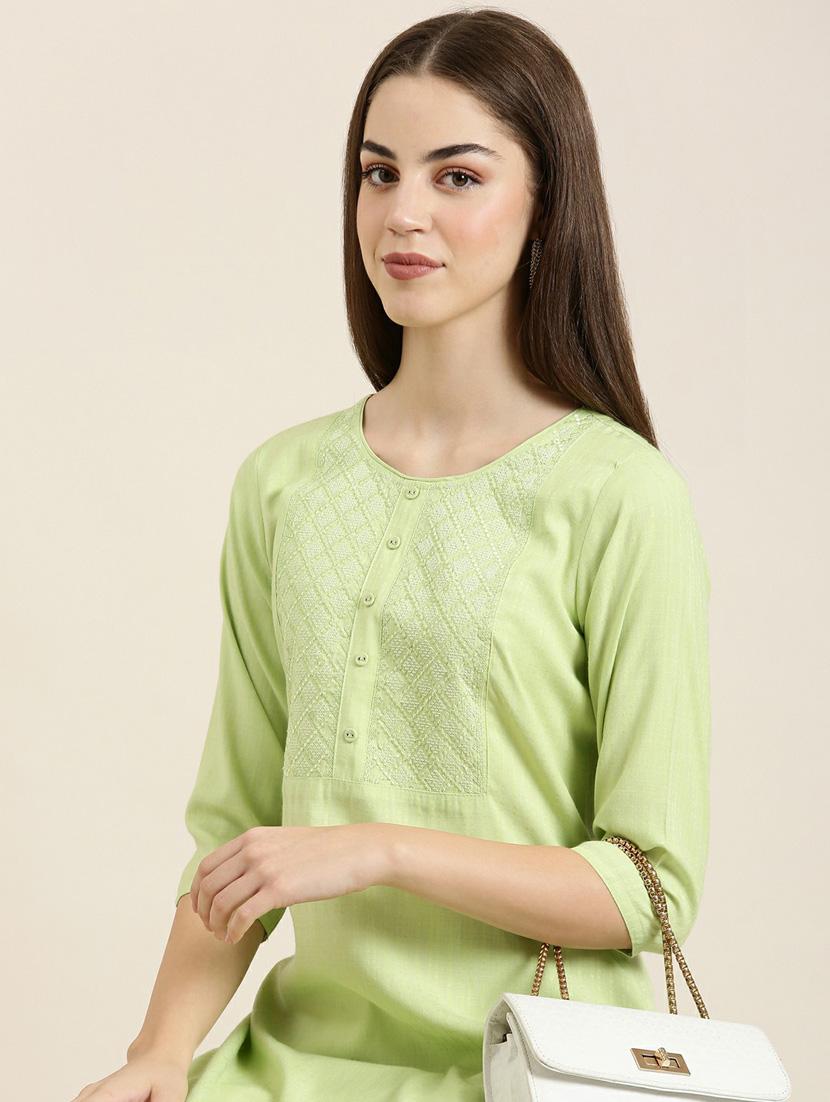 women round neck embroidered straight kurta - 20252500 - Standard Image - 5