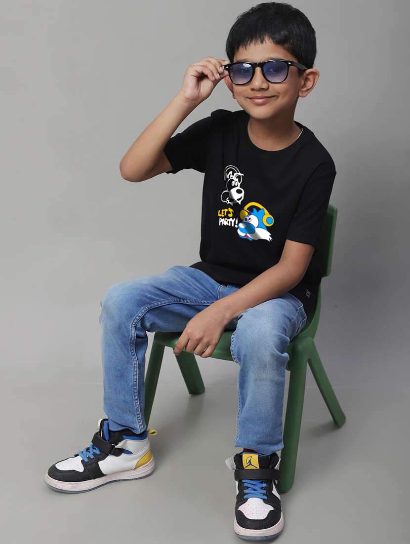 boys round neck graphic printed t-shirt - 20257789 -  Standard Image - 5