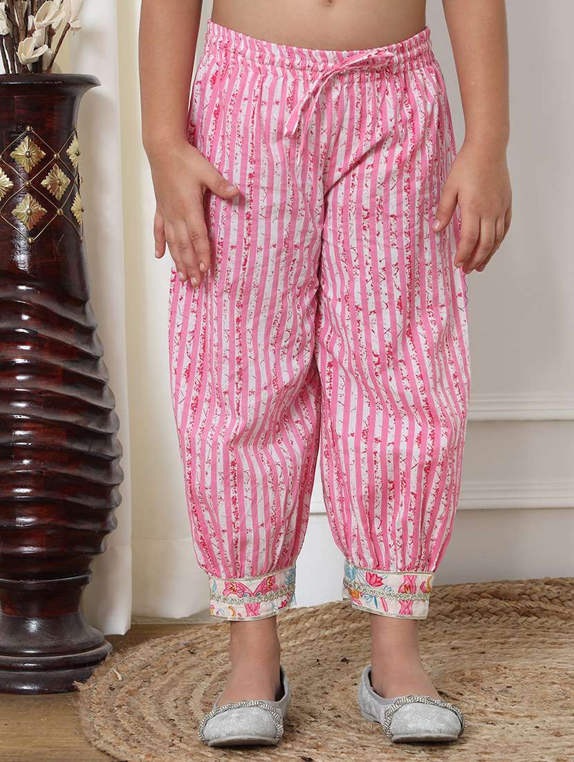 girl floral print cotton kurta salwar set - 20271938 -  Standard Image - 3