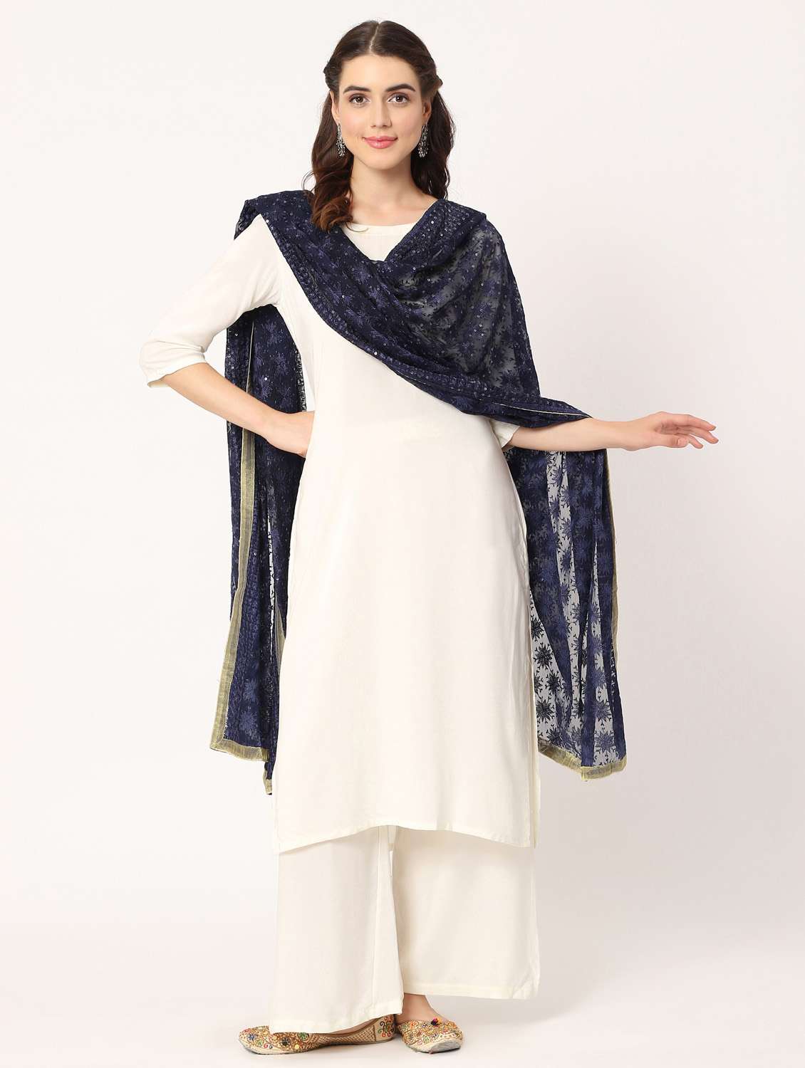 women blue phulkari embroidered dupatta  - 20276660 -  Standard Image - 3