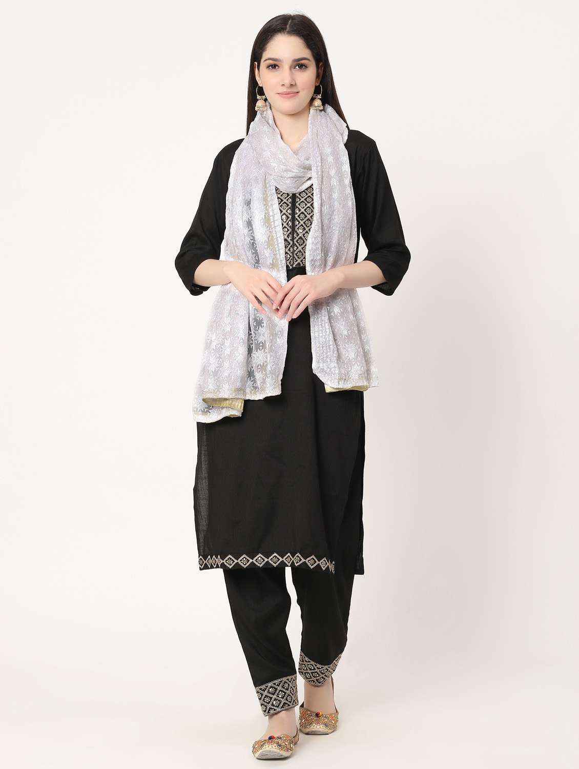 women white phulkari embroidered dupatta - 20276668 - Standard Image - 3