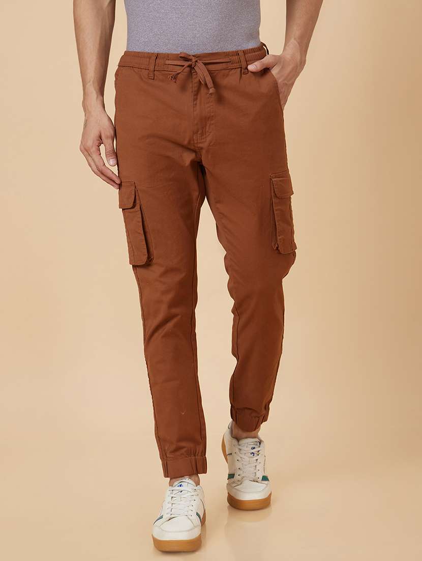 men solid mid rise regular fit cargo