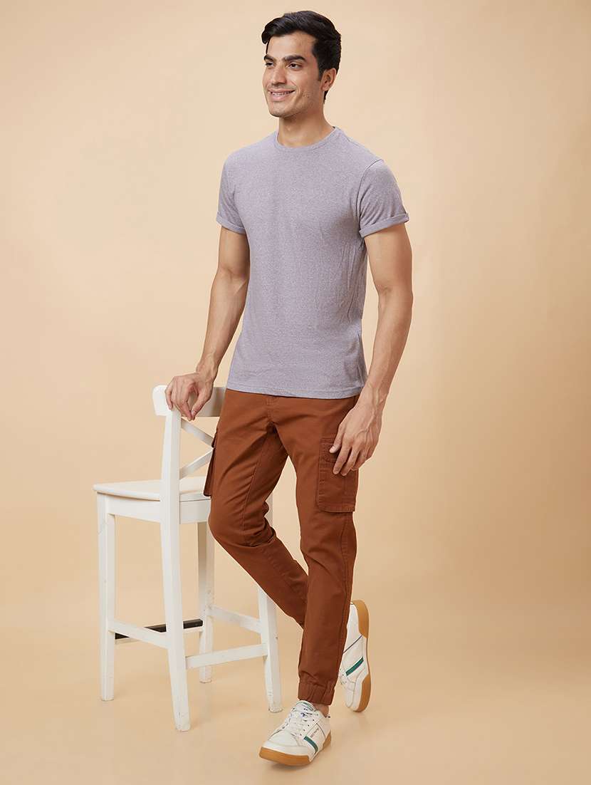 men solid mid rise regular fit cargo - 20289912 -  Standard Image - 3