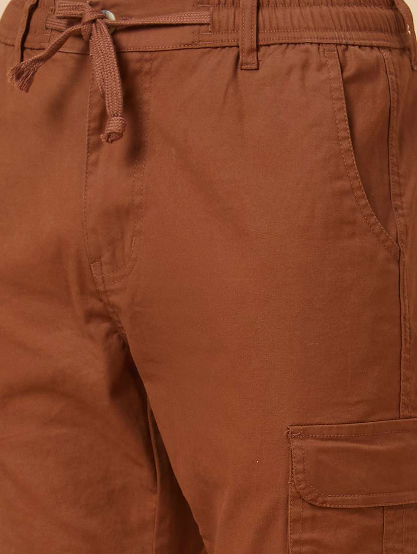men solid mid rise regular fit cargo - 20289912 -  Standard Image - 5
