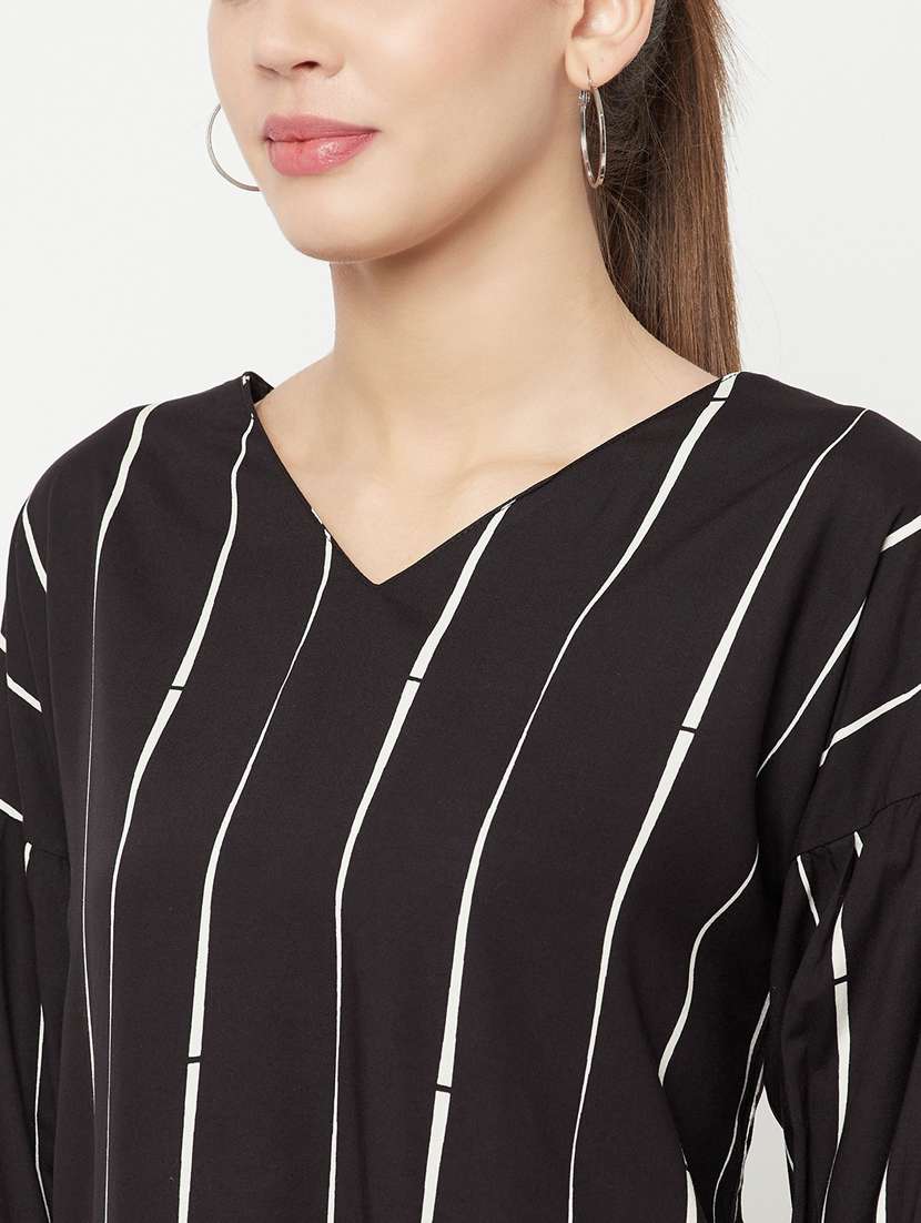 black stripes straight top - 20294928 -  Standard Image - 5