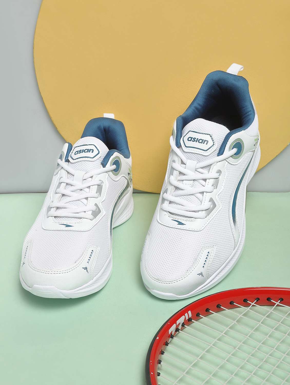 men lace up running sport shoes