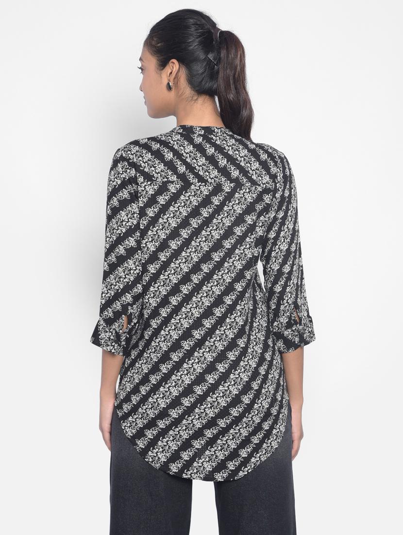 black floral regular top - 20296111 - Standard Image - 3