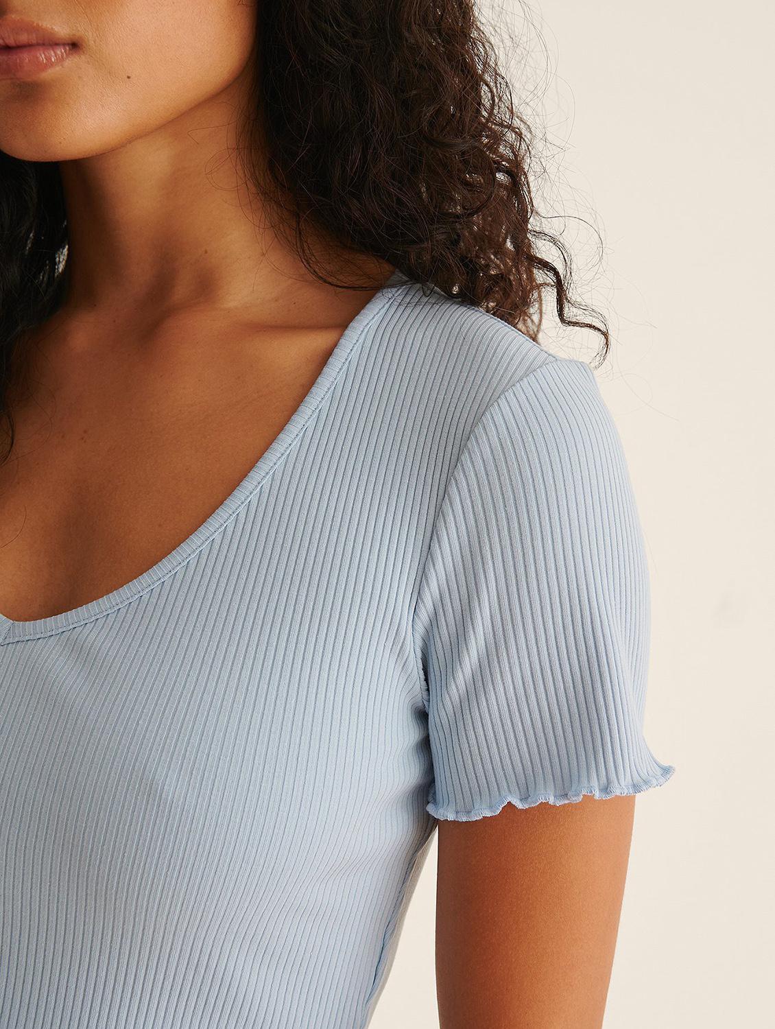 light blue solid short sleeves crop top - 20299327 - Standard Image - 3
