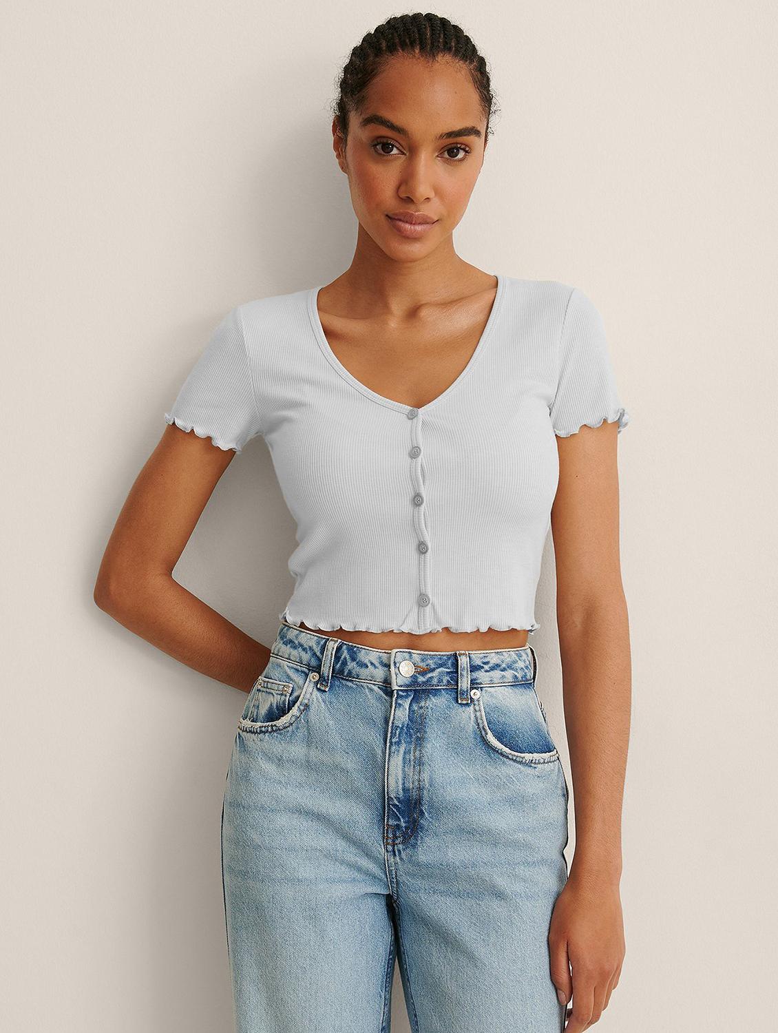 white solid short sleeves crop top - 20299618 -  Zoom Image - 0