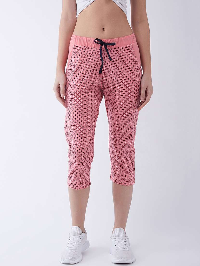 women mid rise printed capri 