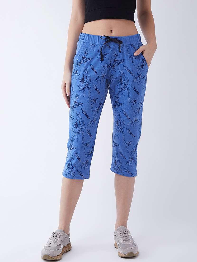 women mid rise printed capri 