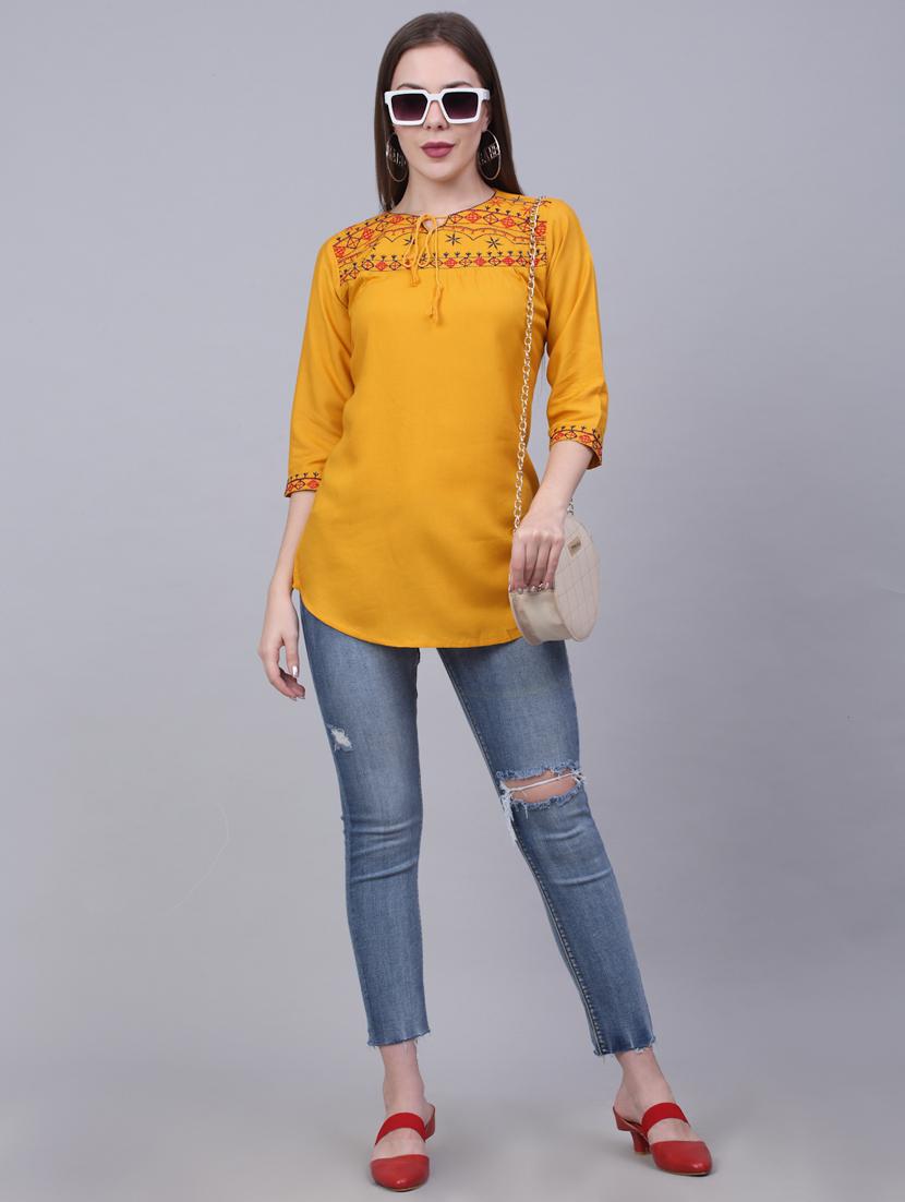 yellow embroidered regular tunic - 20301339 - Standard Image - 3