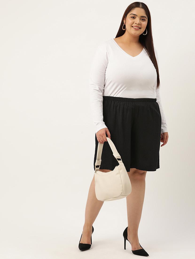 black solid knee length short - 20302780 - Standard Image - 3