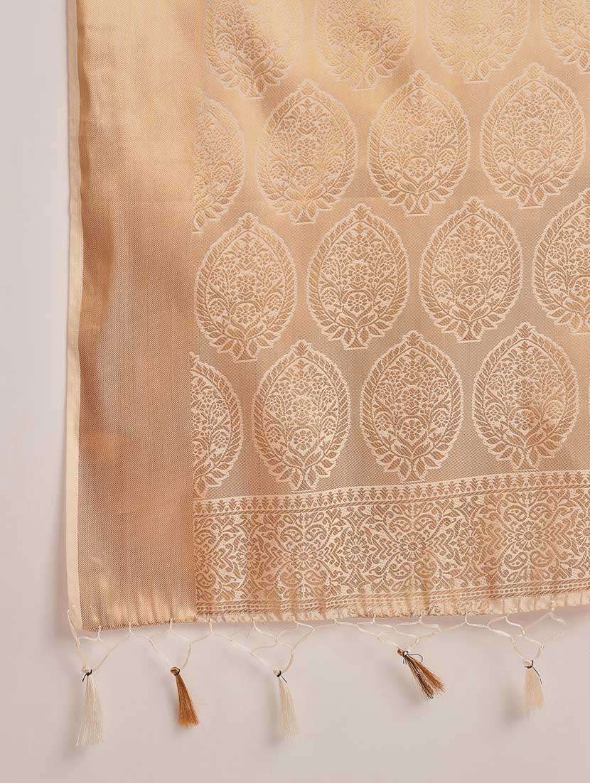 women's self design peach colored saree with blouse - 20305142 - Standard Image - 5