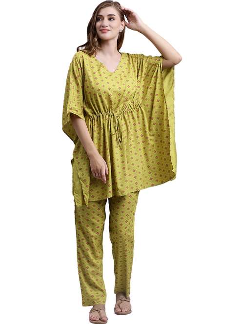 green geometric print co-ord set - 20309424 - Standard Image - 0