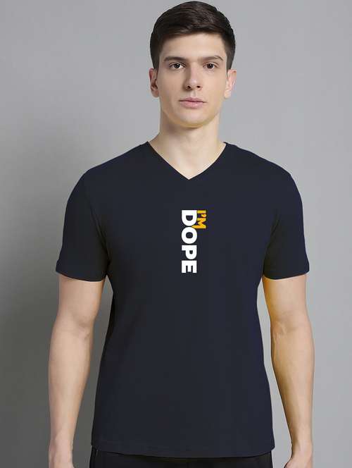 men navy blue cotton chest print t-shirt