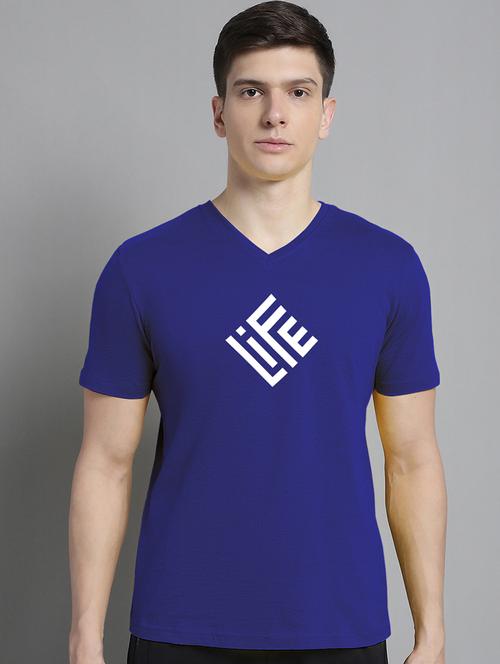 men blue cotton chest print t-shirt - 20312241 - Standard Image - 0